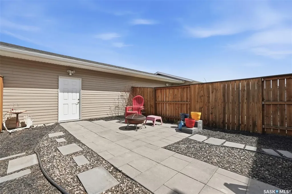 424 Maningas Bend Saskatoon SK S7W 0V6