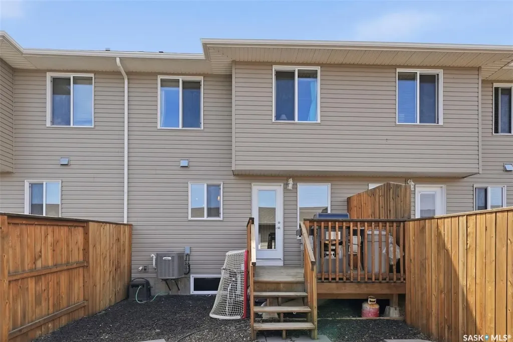 424 Maningas Bend Saskatoon SK S7W 0V6