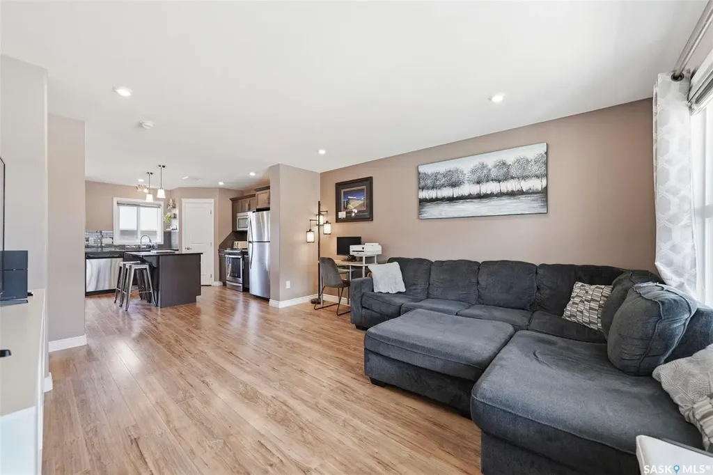 424 Maningas Bend Saskatoon SK S7W 0V6