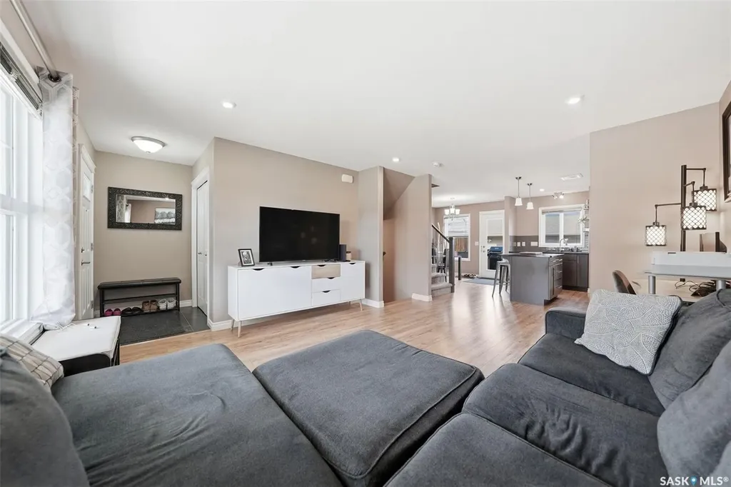 424 Maningas Bend Saskatoon SK S7W 0V6