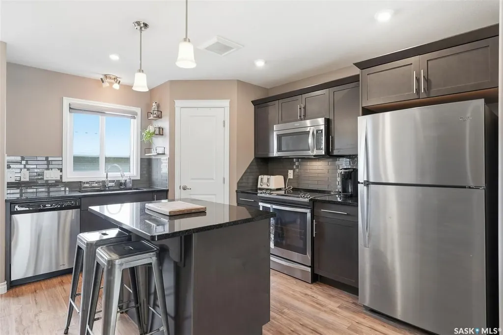 424 Maningas Bend Saskatoon SK S7W 0V6