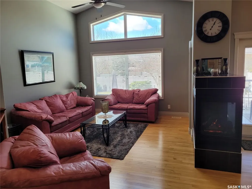 406 Bolton Place Saskatoon SK S7T 0A2
