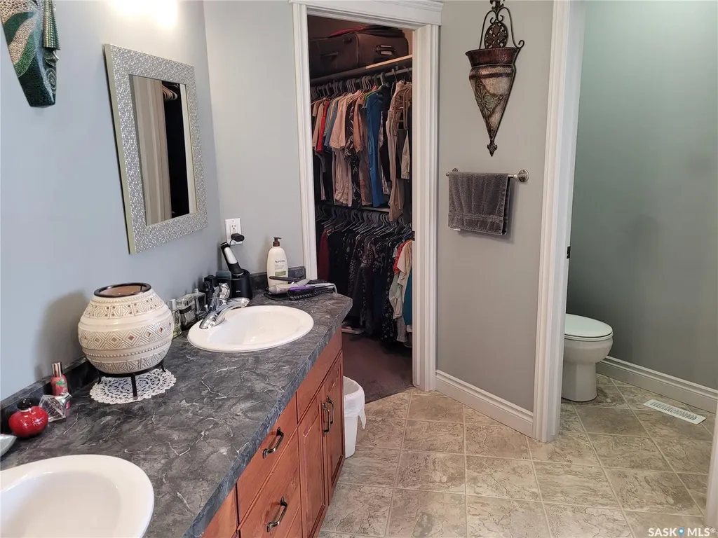 406 Bolton Place Saskatoon SK S7T 0A2