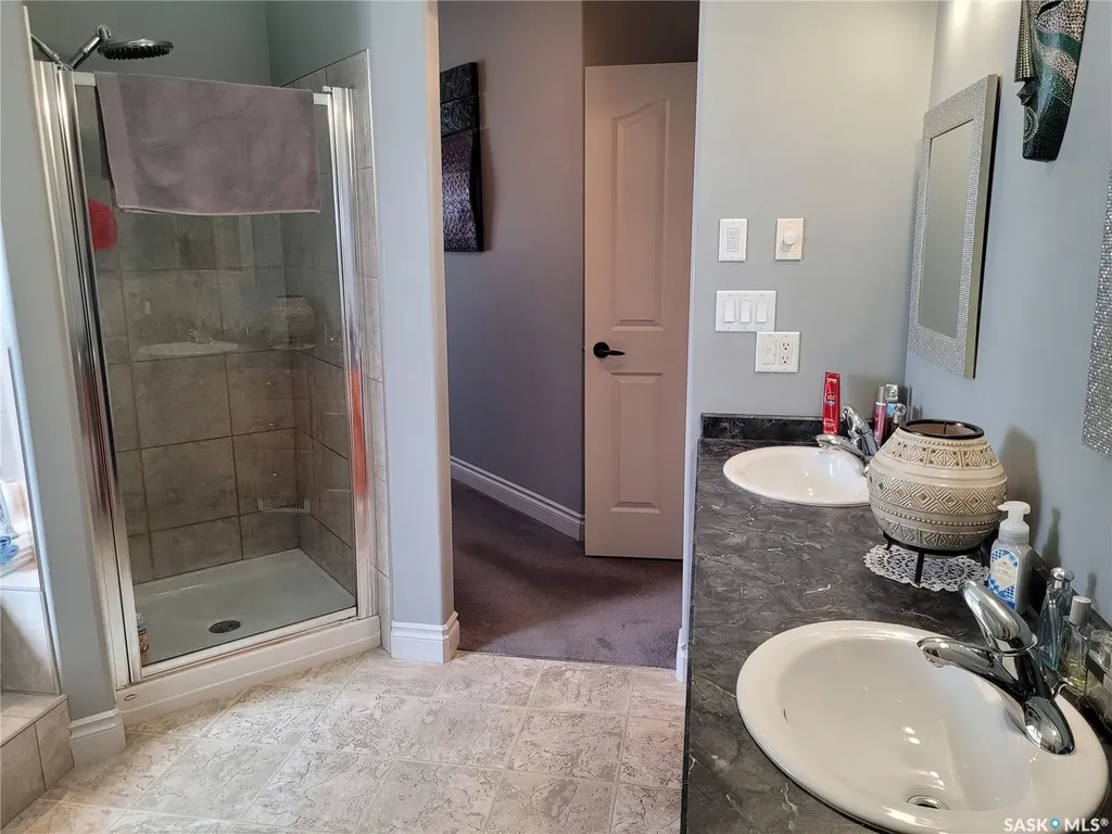 406 Bolton Place Saskatoon SK S7T 0A2