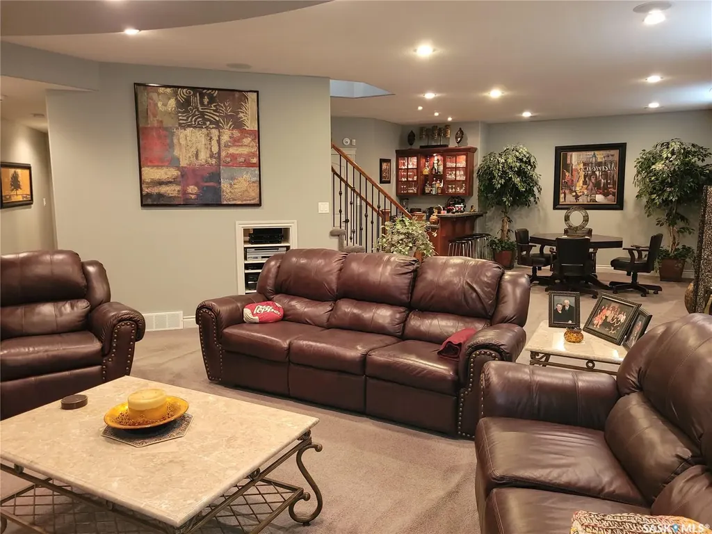 406 Bolton Place Saskatoon SK S7T 0A2