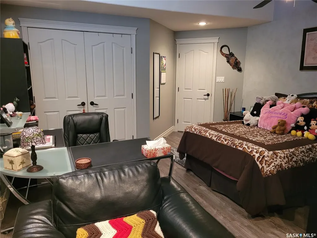 406 Bolton Place Saskatoon SK S7T 0A2
