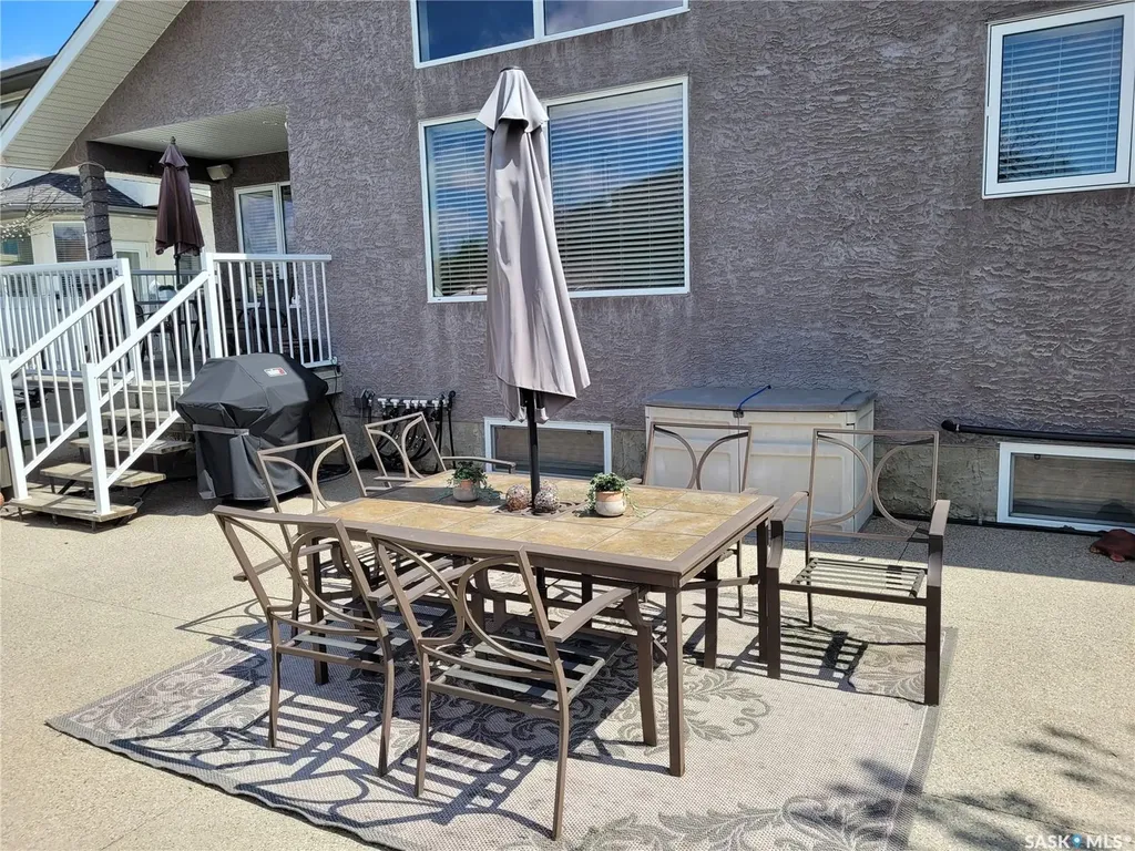 406 Bolton Place Saskatoon SK S7T 0A2