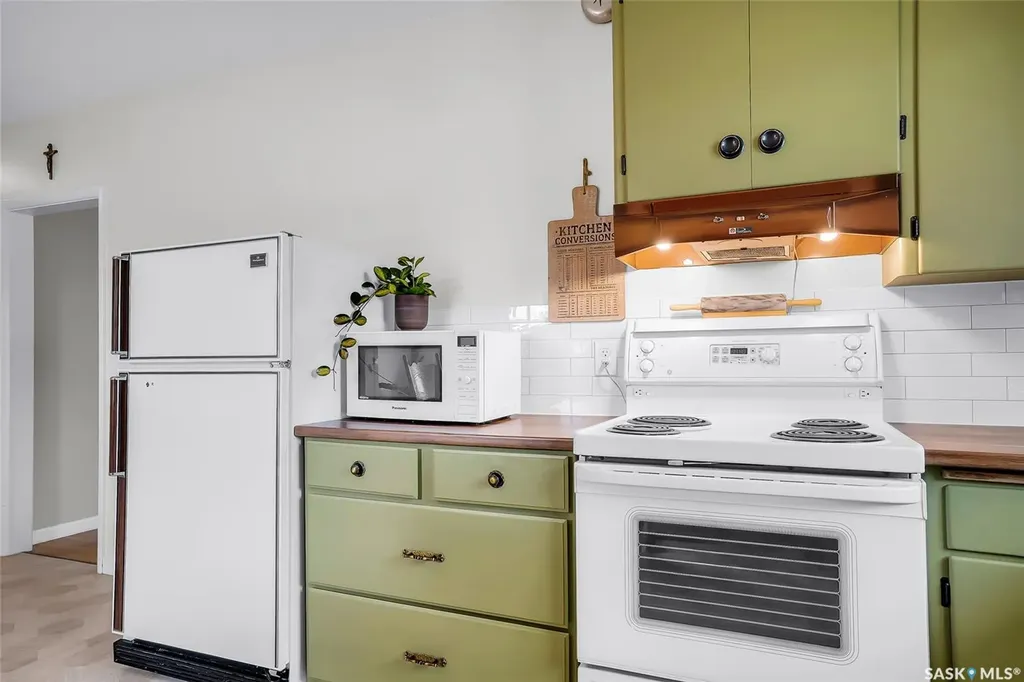 1601 Cumberland Avenue S Saskatoon SK S7H 2M4