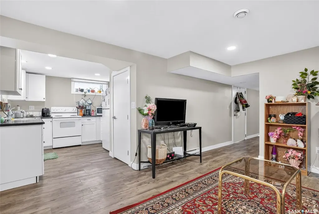 1601 Cumberland Avenue S Saskatoon SK S7H 2M4