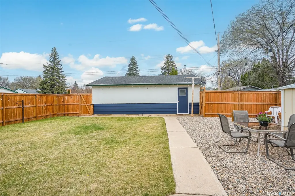 1601 Cumberland Avenue S Saskatoon SK S7H 2M4