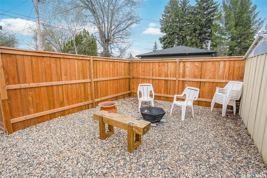 1601 Cumberland Avenue S Saskatoon SK S7H 2M4