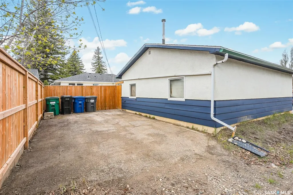 1601 Cumberland Avenue S Saskatoon SK S7H 2M4