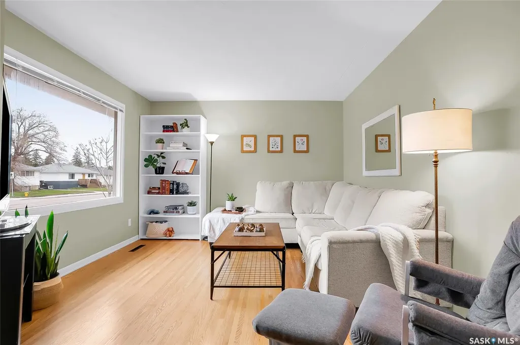 1601 Cumberland Avenue S Saskatoon SK S7H 2M4