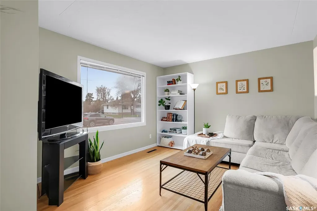 1601 Cumberland Avenue S Saskatoon SK S7H 2M4