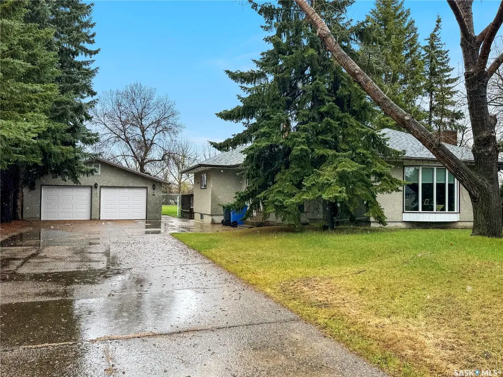 932 113th Street North Battleford SK S9A 2M1