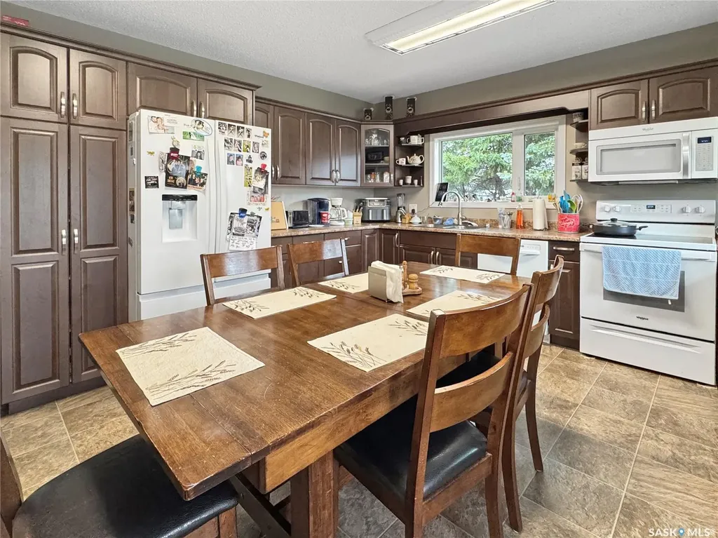 932 113th Street North Battleford SK S9A 2M1