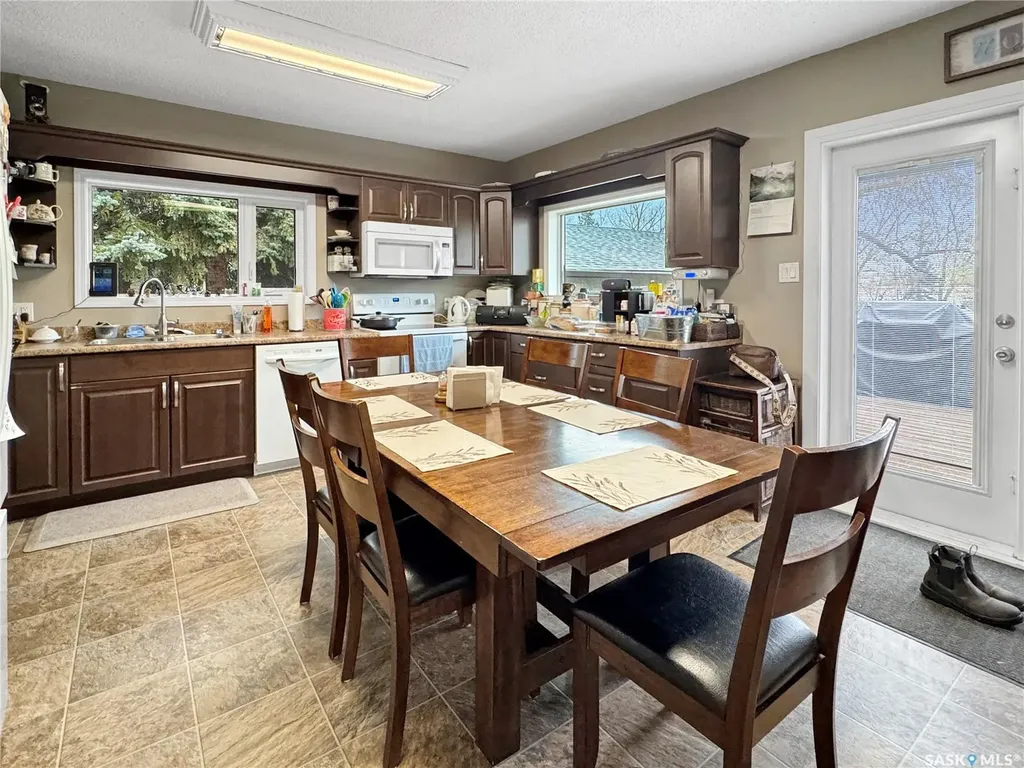 932 113th Street North Battleford SK S9A 2M1