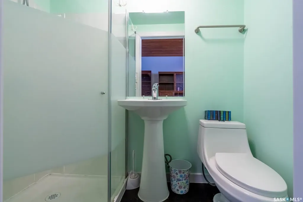 6 Hogarth Place Regina SK S4S 4J8