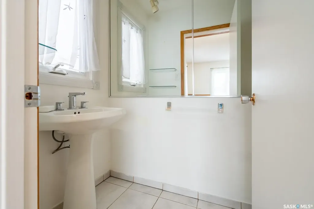 6 Hogarth Place Regina SK S4S 4J8