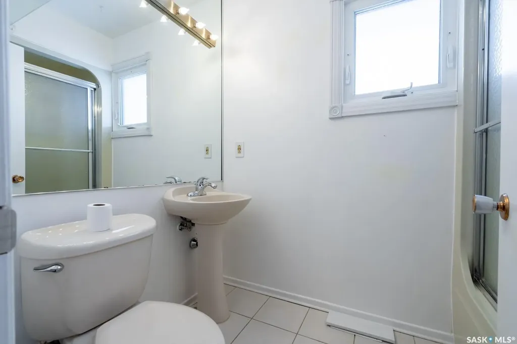 6 Hogarth Place Regina SK S4S 4J8