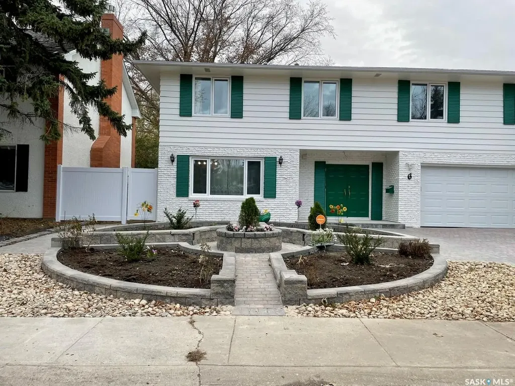 6 Hogarth Place Regina SK S4S 4J8
