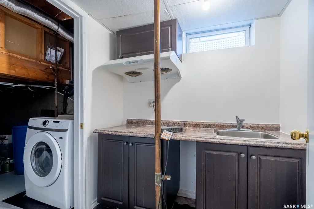 6 Hogarth Place Regina SK S4S 4J8