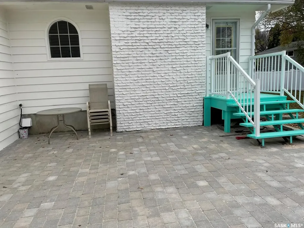 6 Hogarth Place Regina SK S4S 4J8