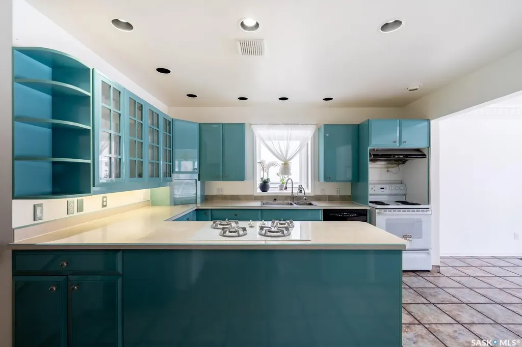 6 Hogarth Place Regina SK S4S 4J8