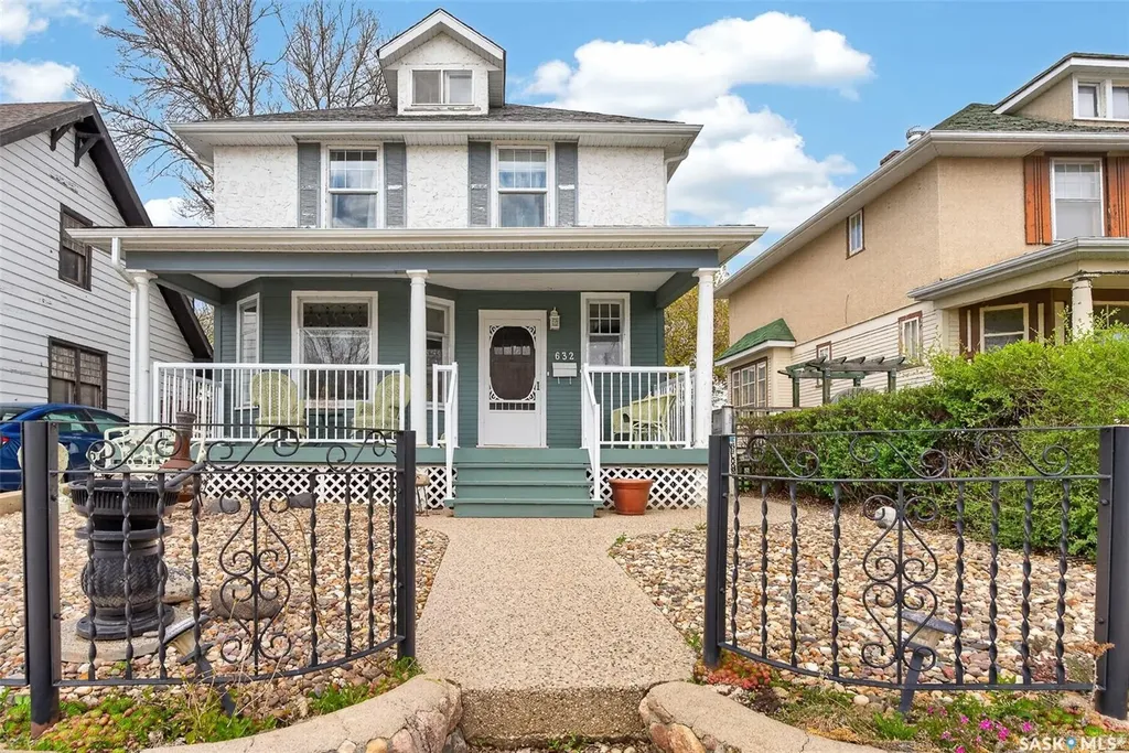 632 Oxford Street W Moose Jaw SK S6H 2P7