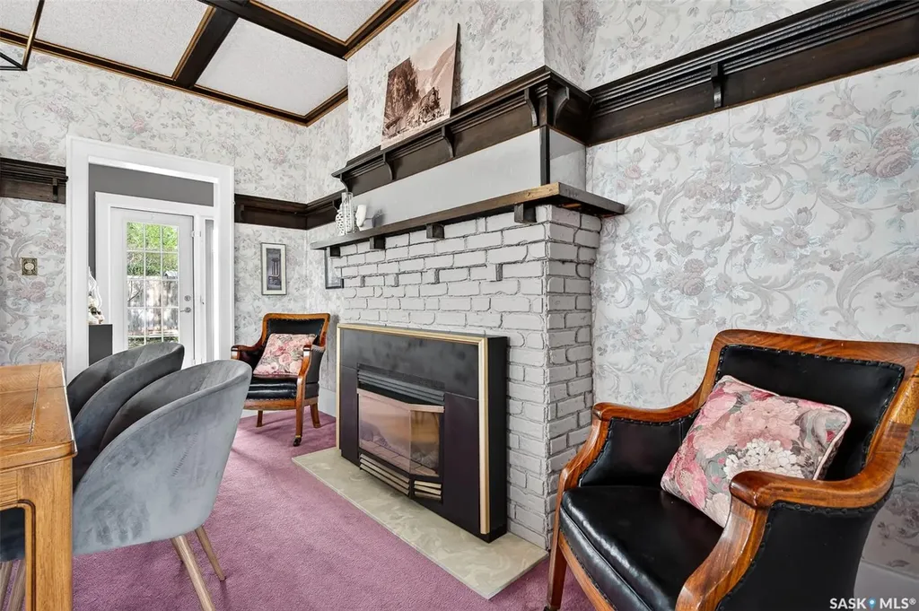 632 Oxford Street W Moose Jaw SK S6H 2P7