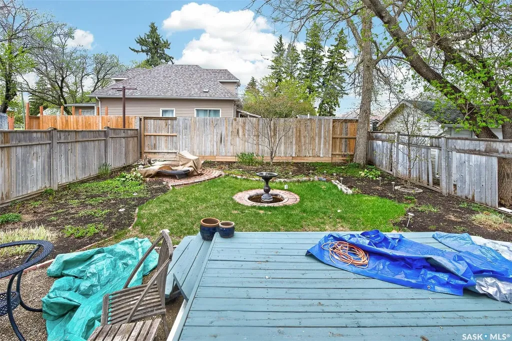 632 Oxford Street W Moose Jaw SK S6H 2P7