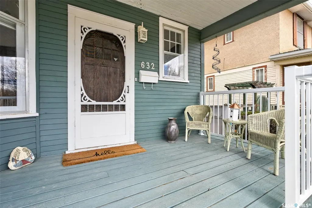 632 Oxford Street W Moose Jaw SK S6H 2P7