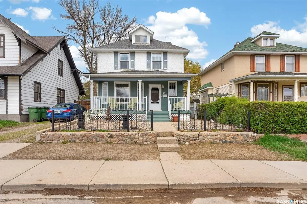 632 Oxford Street W Moose Jaw SK S6H 2P7