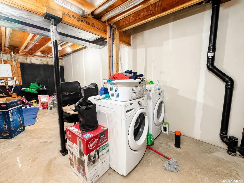 1303 Paton Crescent Saskatoon SK S7W 0B8