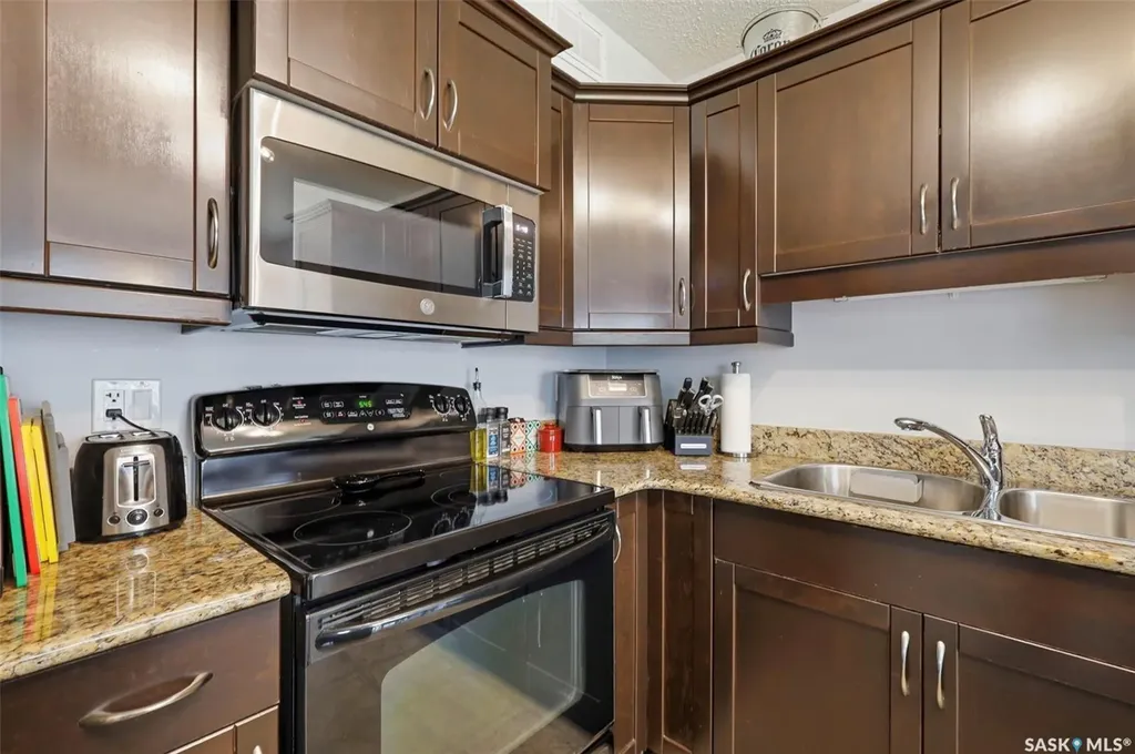 105 Lynd Crescent Saskatoon SK S7T 0C3