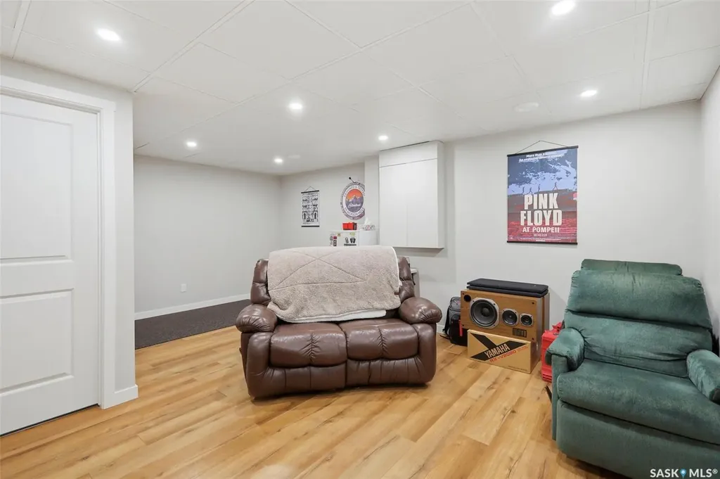 105 Lynd Crescent Saskatoon SK S7T 0C3