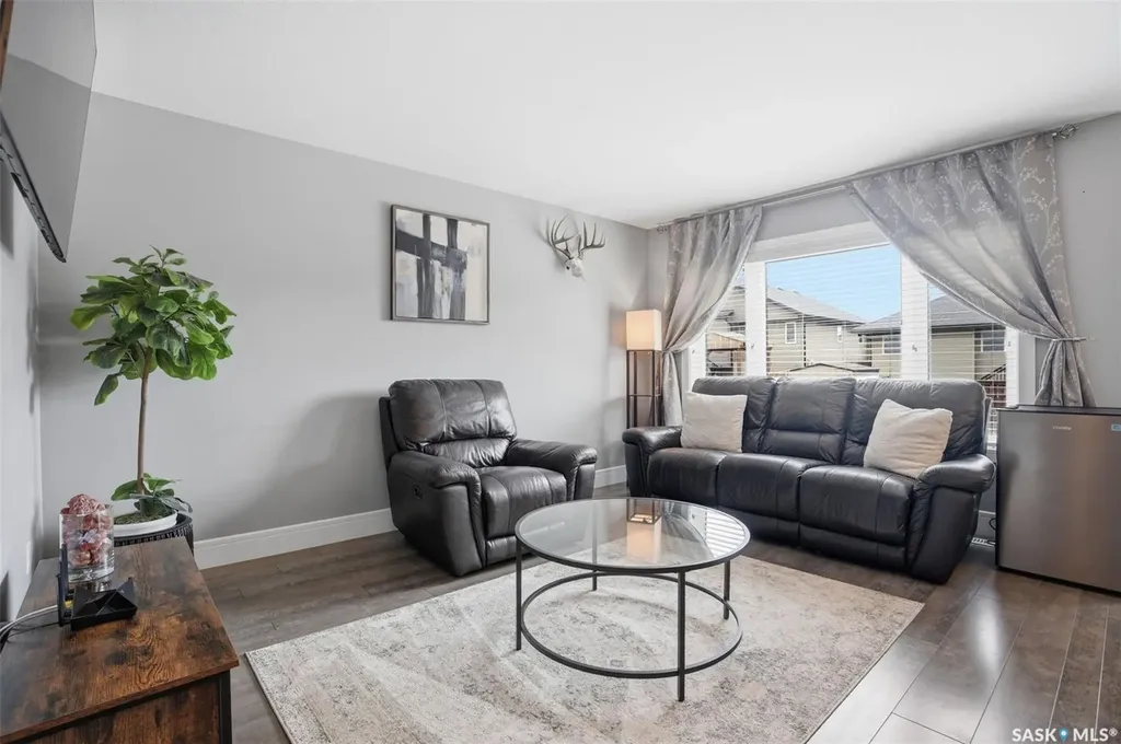 346 Dickson Crescent Saskatoon SK S7T 0T8