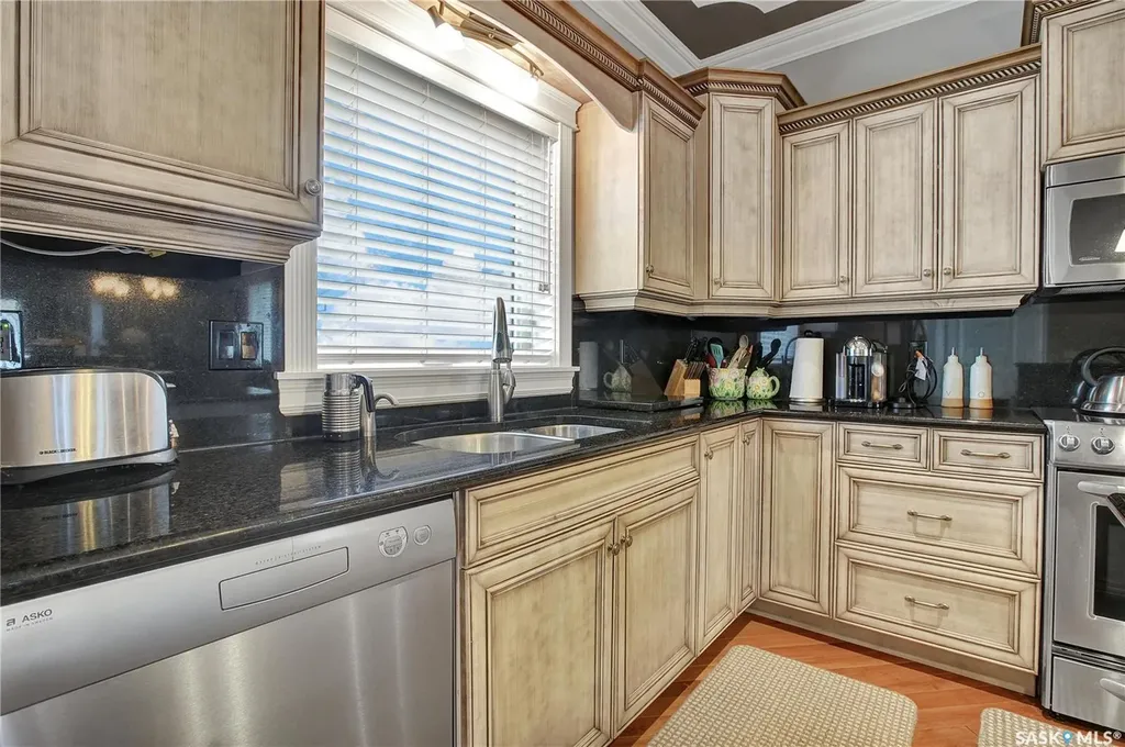1003 5th Street E Saskatoon SK S7H 1H3