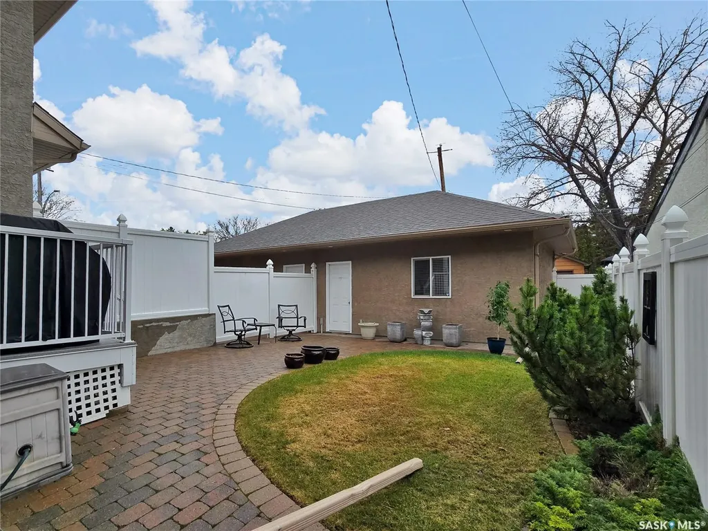 1003 5th Street E Saskatoon SK S7H 1H3