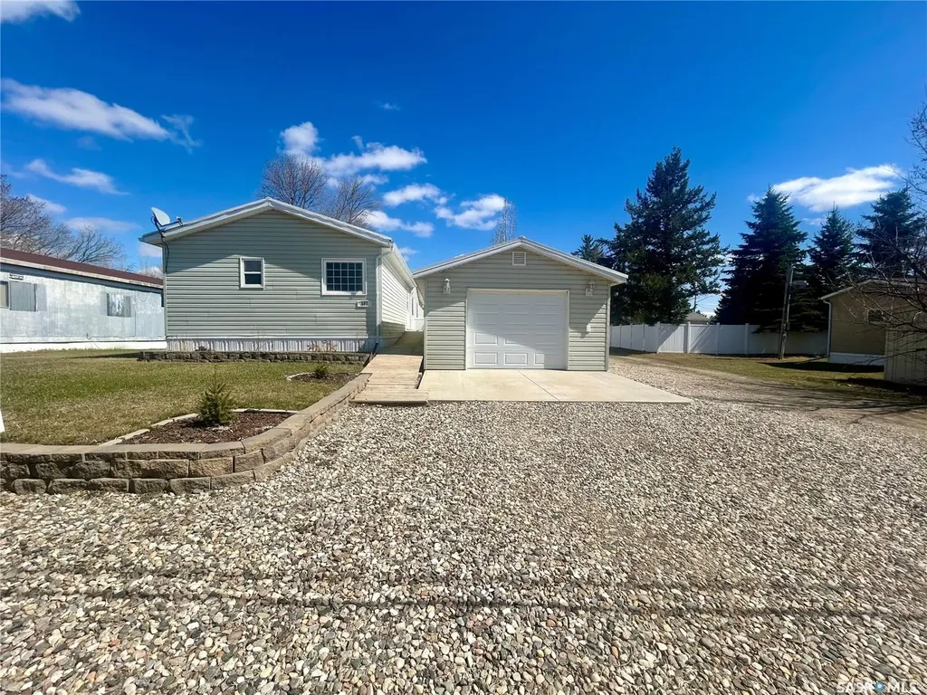 607 Beharrel Street Oxbow SK S0C 2B0