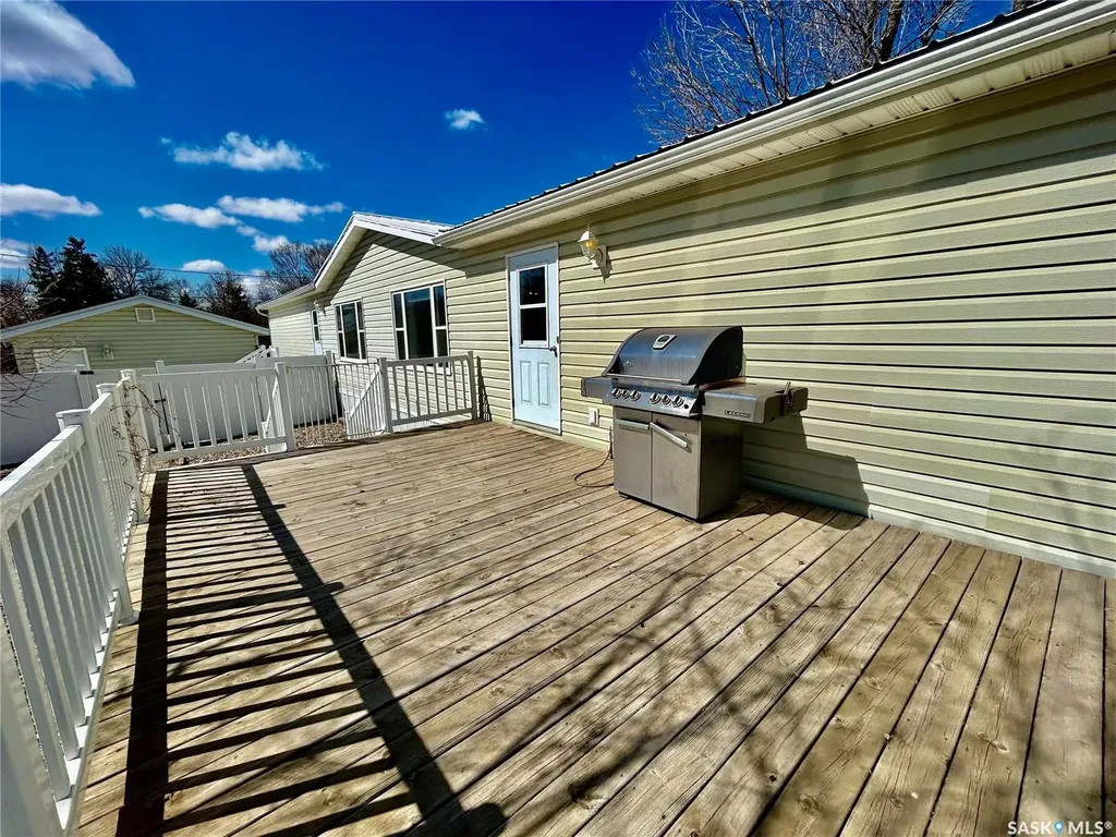 607 Beharrel Street Oxbow SK S0C 2B0