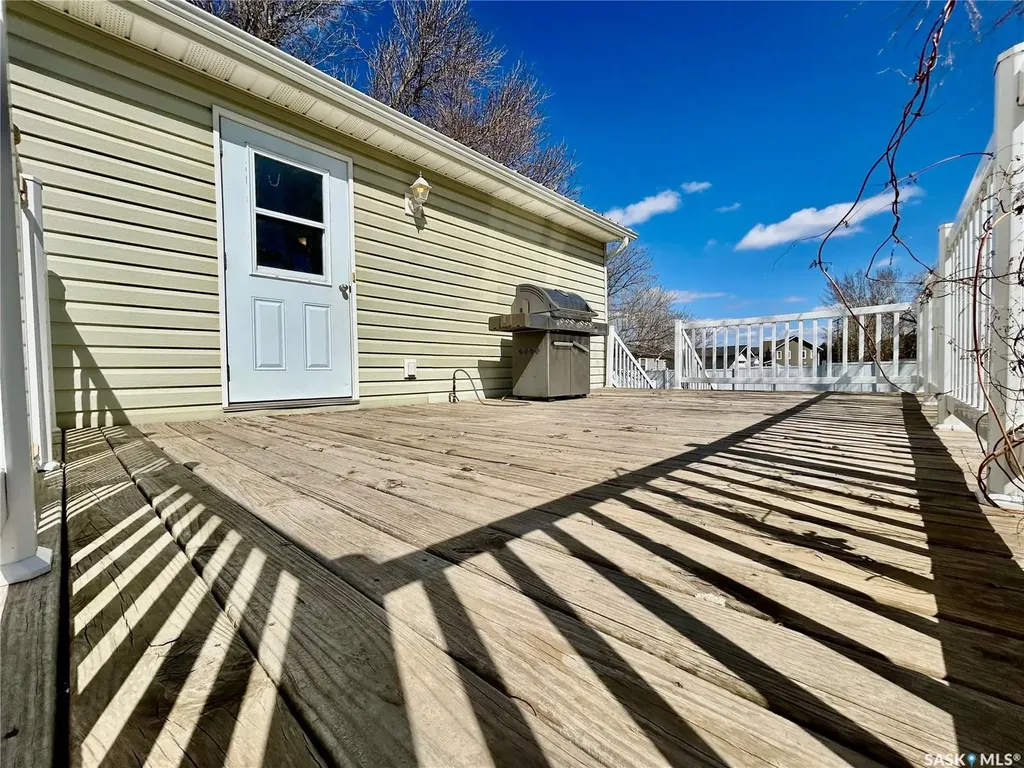 607 Beharrel Street Oxbow SK S0C 2B0