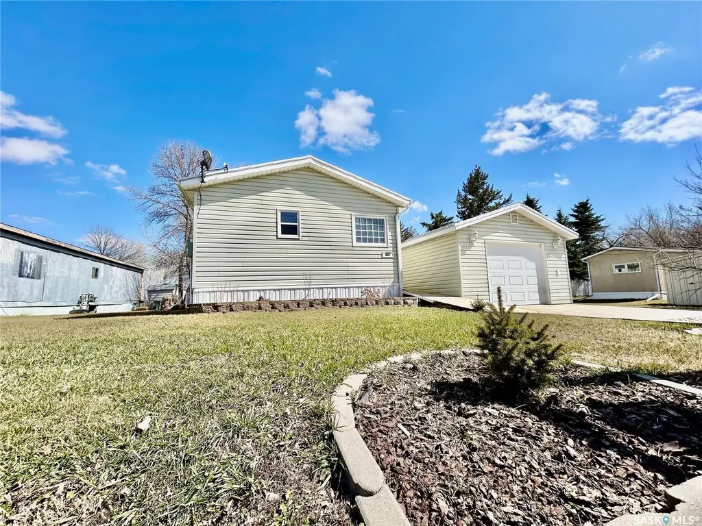 607 Beharrel Street Oxbow SK S0C 2B0