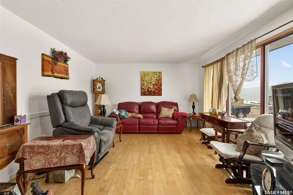 306 4th Street S Naicam SK S0K 2Z0