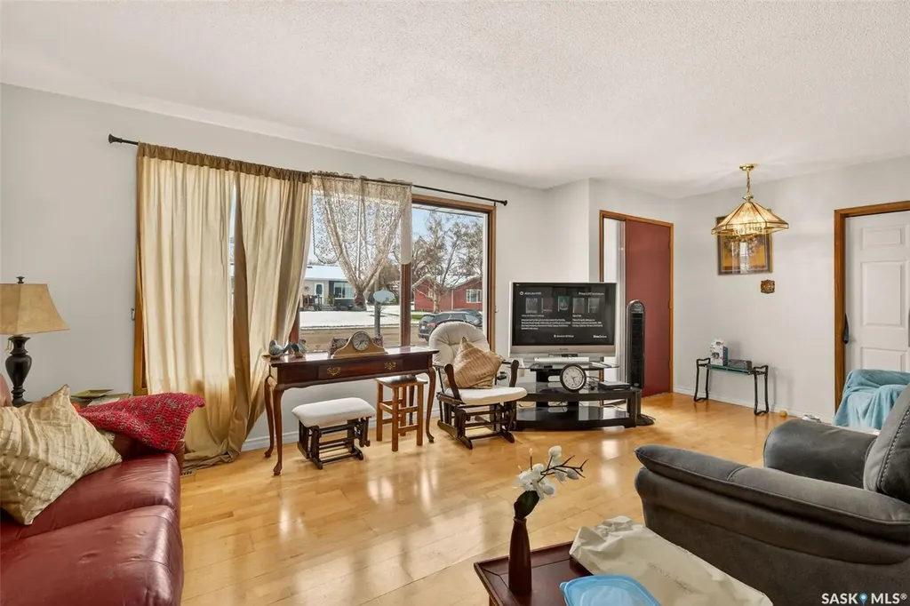 306 4th Street S Naicam SK S0K 2Z0