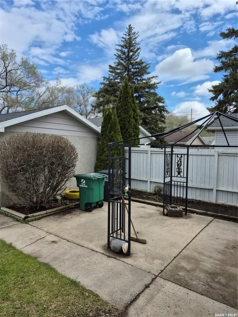 2902 21st Street W Saskatoon SK S7M 0W5