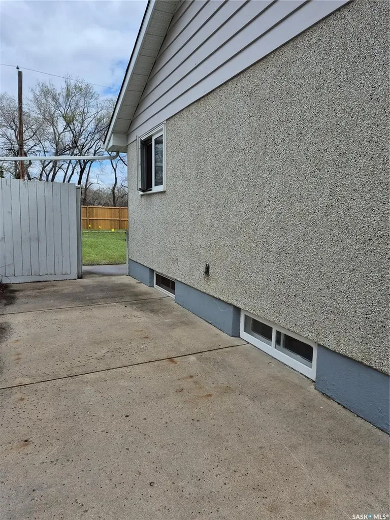2902 21st Street W Saskatoon SK S7M 0W5