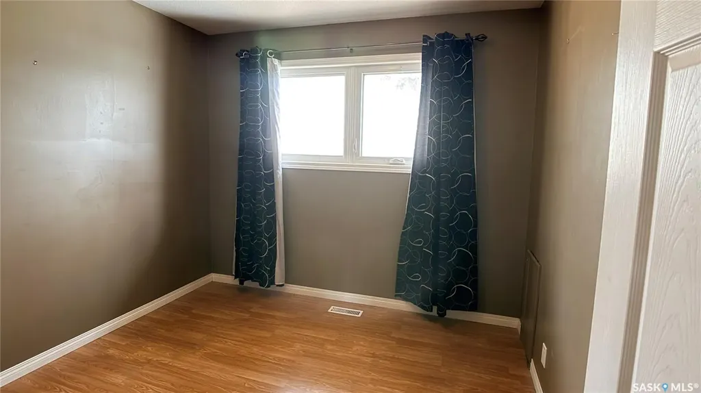 1276 King Street Estevan SK S4A 1L5