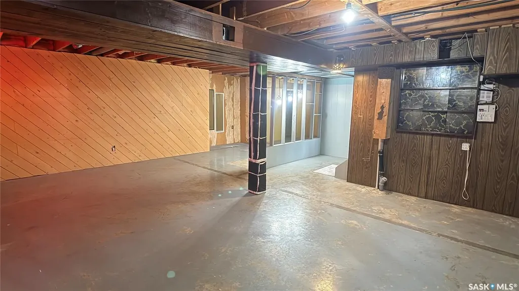 1276 King Street Estevan SK S4A 1L5