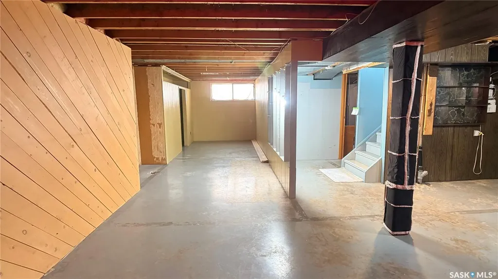 1276 King Street Estevan SK S4A 1L5